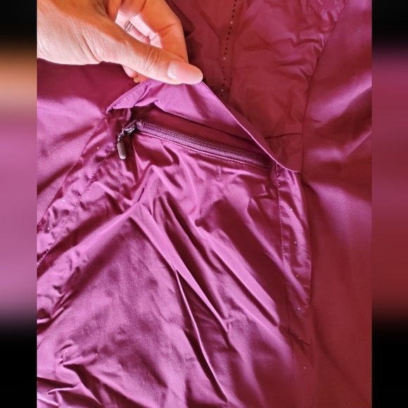 Lululemon puffer running vest size 4 purple - Picture 8 of 8